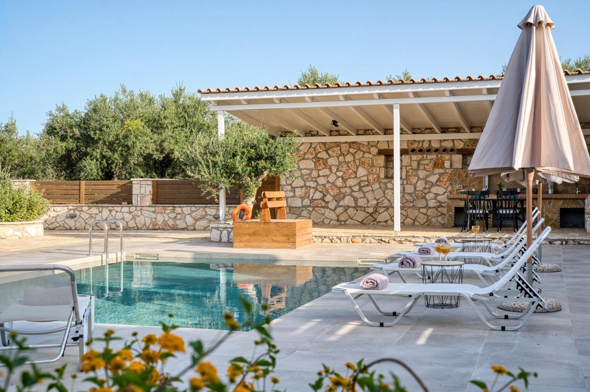 Astarte Villas - Astra Private Villas With Pool Vasilikí Eksteriør bilde